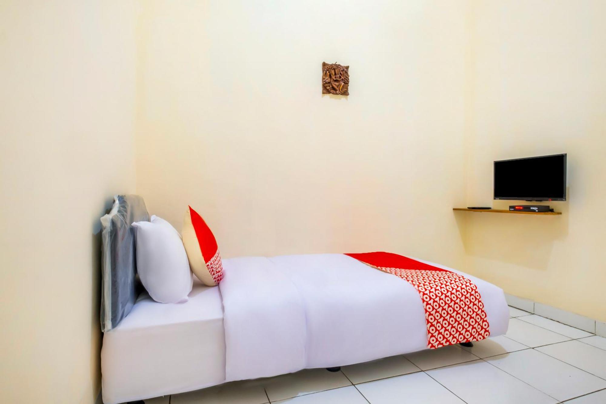 Hotel O Syariah Tasikmalaya Near Universitas Siliwangi Formerly Siliwangi Guest House Exterior photo